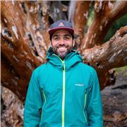 Soy un fotógrafo de paisajes y aventura con el que pueden aprender fotografía con una mirada fresca de una manera muy fácil e innovadora.
www.jeremiasthomas.com